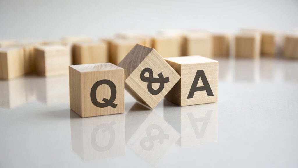 SEO advies, Q&A op houten letters